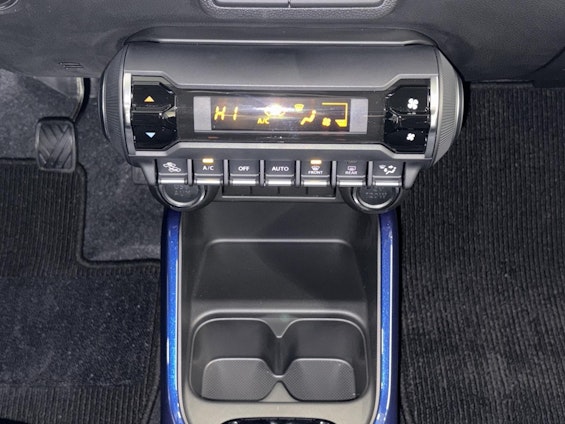 Vehicle image 38 Vehicle image 38