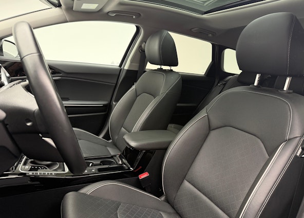 Vehicle image 6 Vehicle image 6