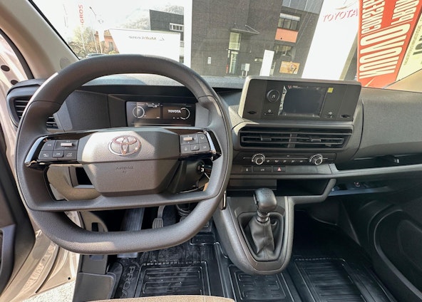 Vehicle image 6 Vehicle image 6