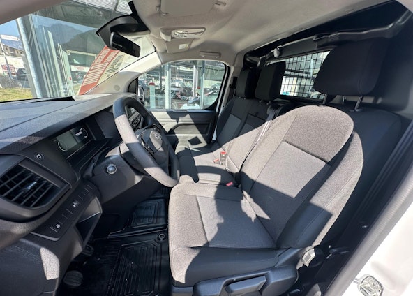 Vehicle image 15 Vehicle image 15