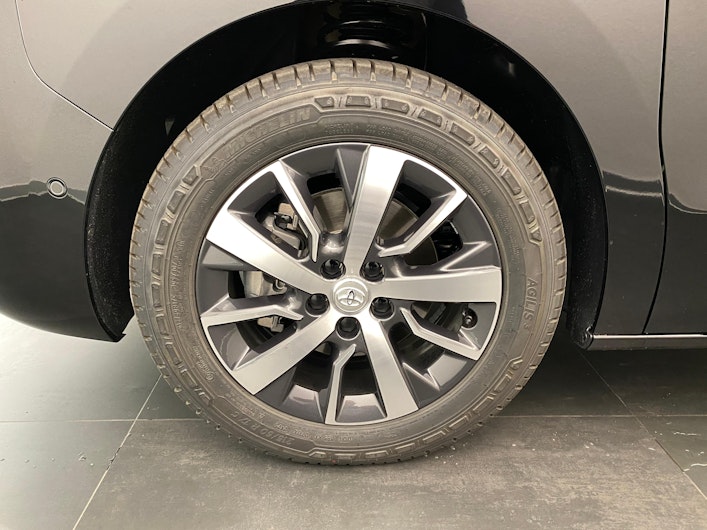 Vehicle image TOYOTA PROACE VERSO