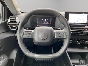 Vehicle image CITROEN C4 1.2 Hybrid You+