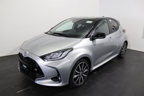 First vehicle image