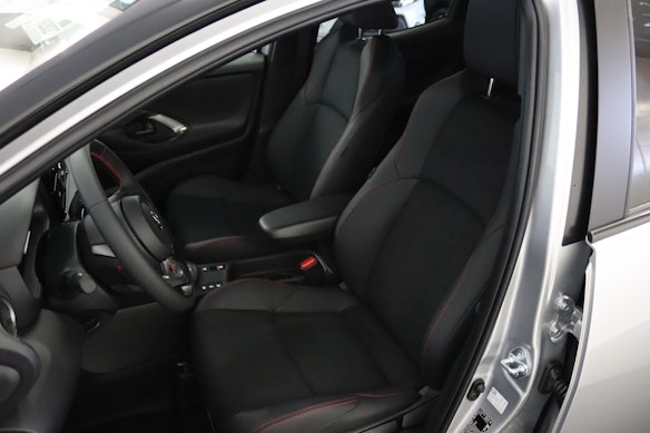 TOYOTA Yaris 1.5 VVT-i HSD GR Sport 3