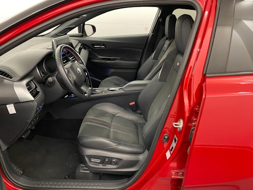 TOYOTA C-HR 2.0 VVTi HSD GR Sport 1