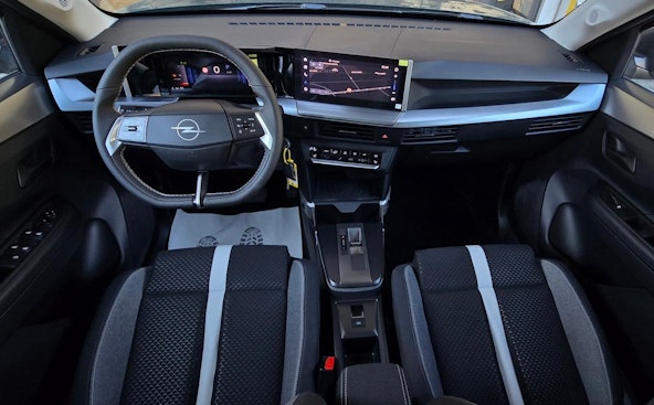 Vehicle image 20