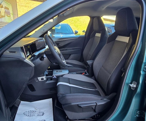 Vehicle image 22