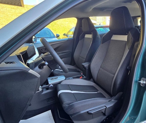 Vehicle image 21