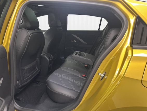 Vehicle image 9 Vehicle image 9