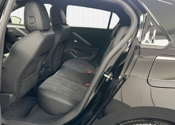 Vehicle image 9 Vehicle image 9