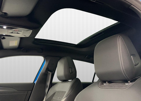 Vehicle image 14 Vehicle image 14