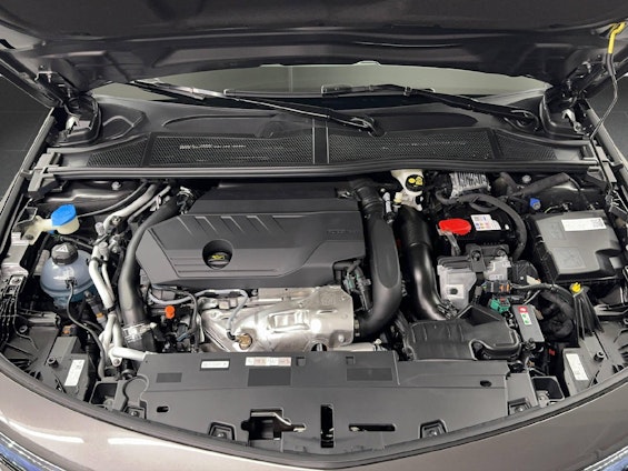 Vehicle image 14 Vehicle image 14