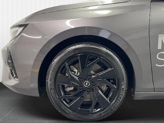 Vehicle image 13 Vehicle image 13