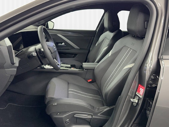 Vehicle image 5 Vehicle image 5