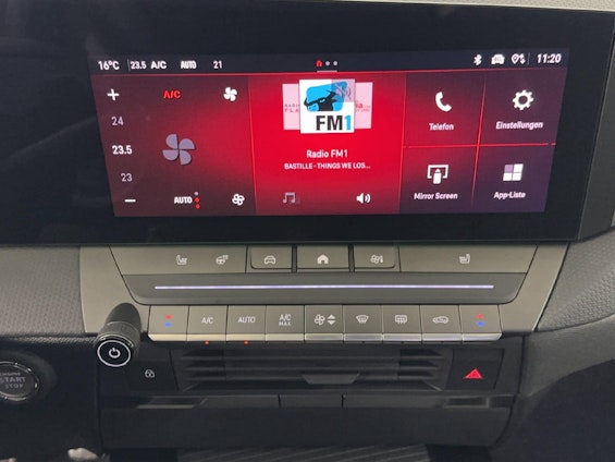 Vehicle image 9 Vehicle image 9