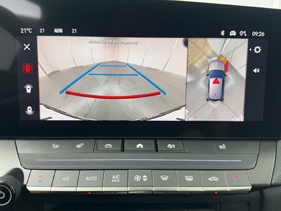 Vehicle image 14 Vehicle image 14