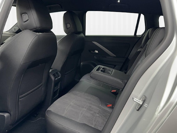 Vehicle image 9 Vehicle image 9