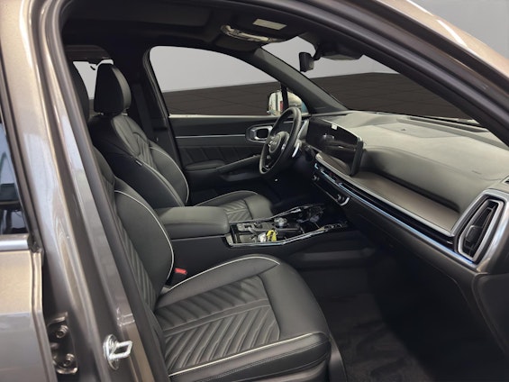 Vehicle image 9 Vehicle image 9