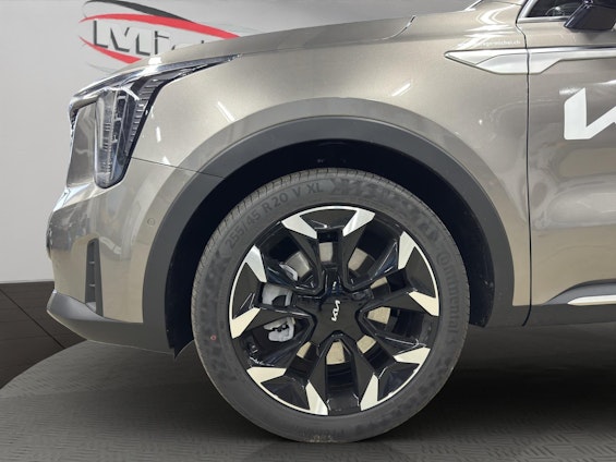 Vehicle image 25 Vehicle image 25