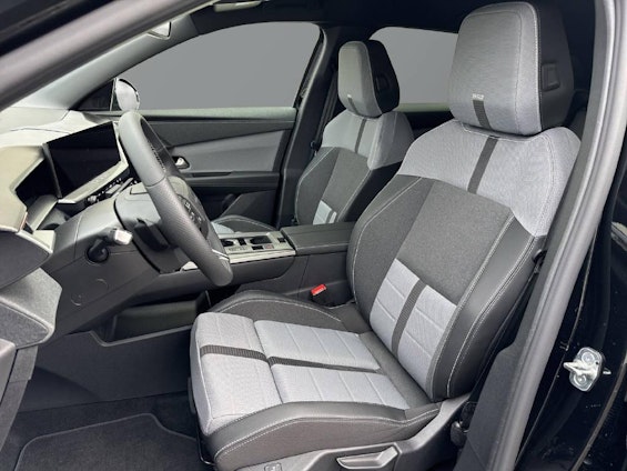 Vehicle image 10 Vehicle image 10