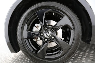 Vehicle image TOYOTA Prius 2.0 Plug-In-Hybrid Style