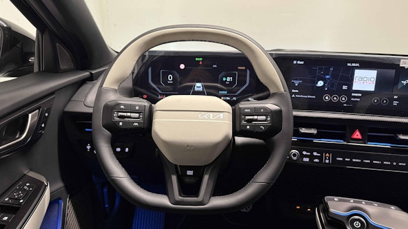 Vehicle image 12 Vehicle image 12