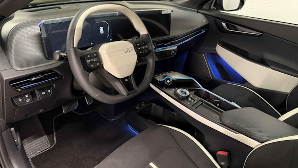 Vehicle image 6 Vehicle image 6