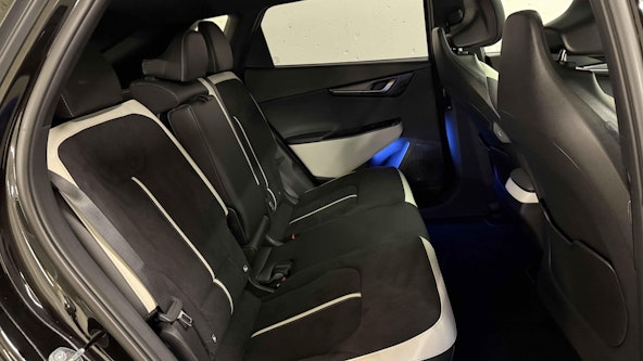 Vehicle image 14 Vehicle image 14