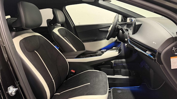 Vehicle image 8 Vehicle image 8