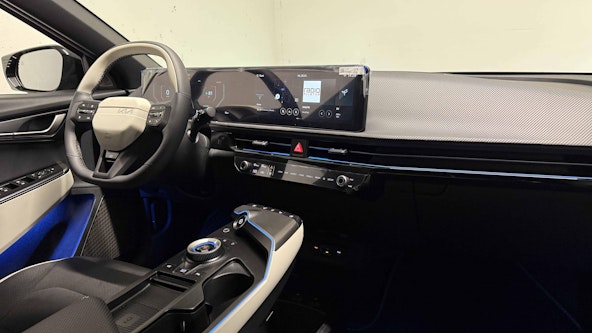 Vehicle image 10 Vehicle image 10