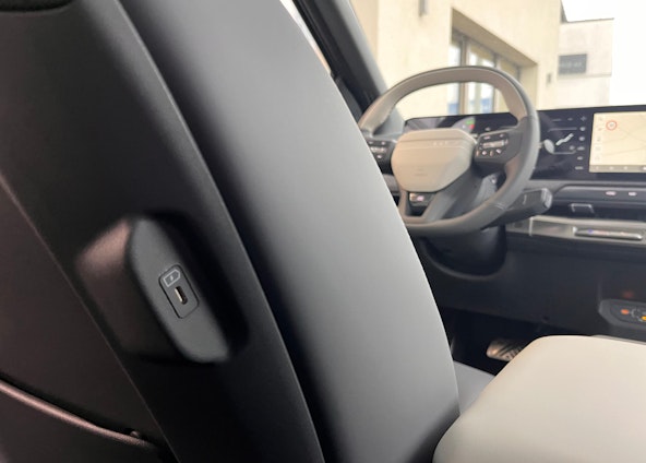 Vehicle image 31 Vehicle image 31