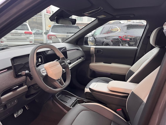 Vehicle image 23 Vehicle image 23