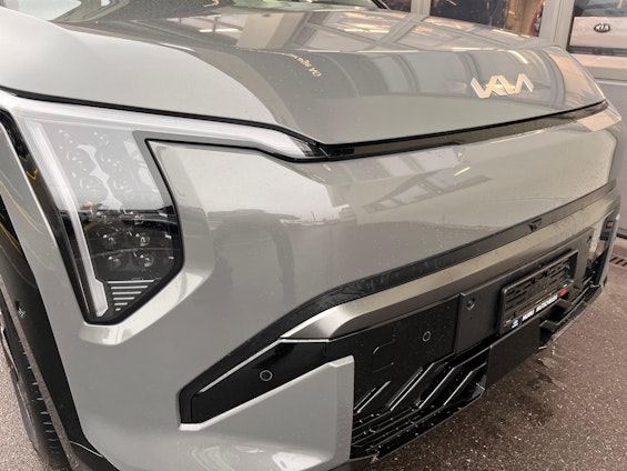 Vehicle image 3 Vehicle image 3