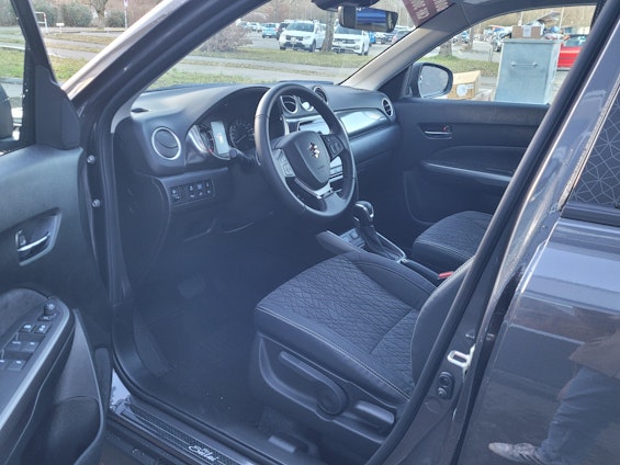 Vehicle image 6 Vehicle image 6