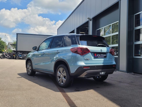 Vehicle image 2 Vehicle image 2