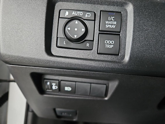 Vehicle image 17 Vehicle image 17