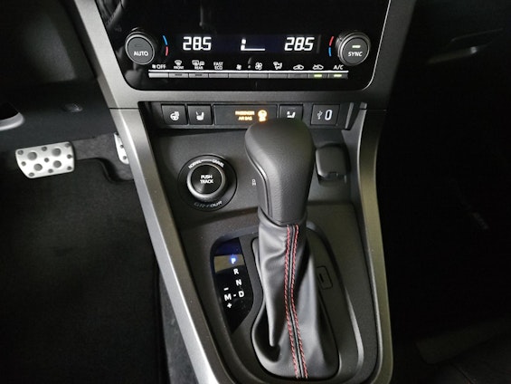 Vehicle image 18 Vehicle image 18