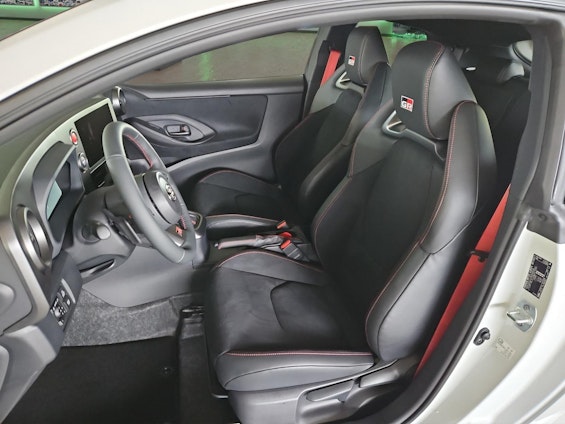 Vehicle image 8 Vehicle image 8