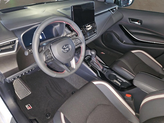 Vehicle image 6 Vehicle image 6