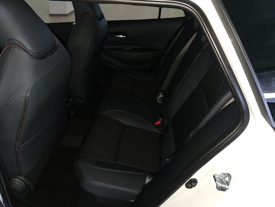 Vehicle image 9 Vehicle image 9