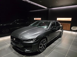 Vehicle image JAGUAR XE 0