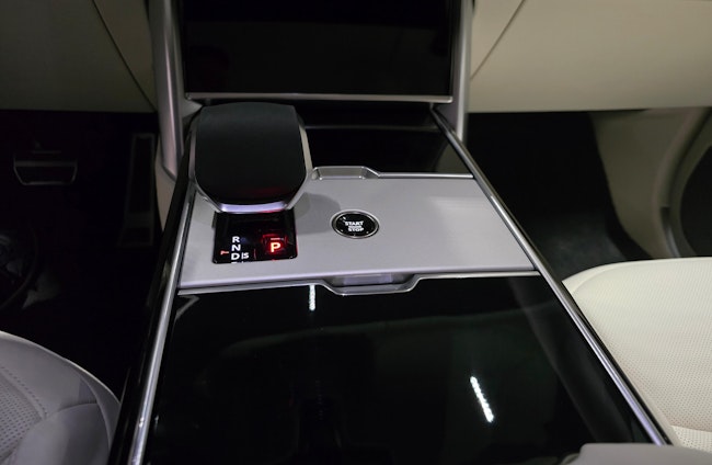 Vehicle image 17 Vehicle image 17