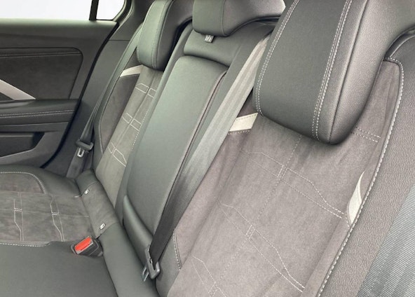 Vehicle image 7 Vehicle image 7