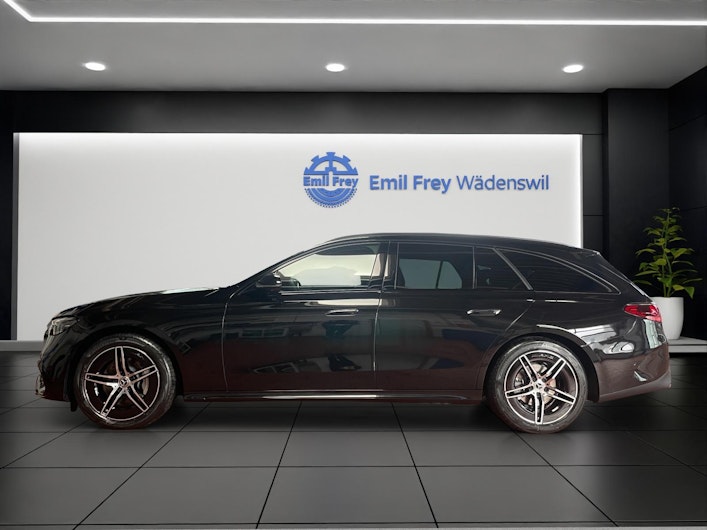 Vehicle image MERCEDES-BENZ E 220