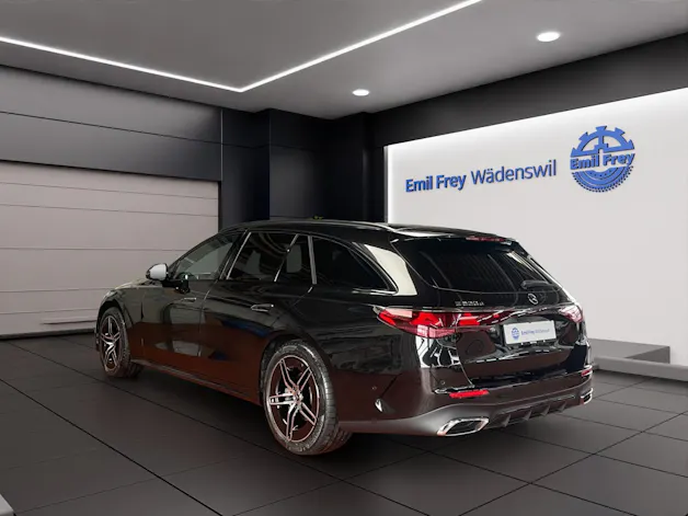 Mercedes-Benz E 220 d 4MATIC T-Modell AMG Line