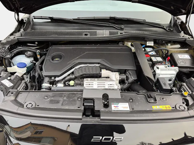 Peugeot 208 GT 1.2 Hybrid 145