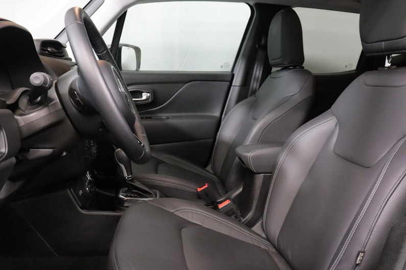 Vehicle image JEEP RENEGADE