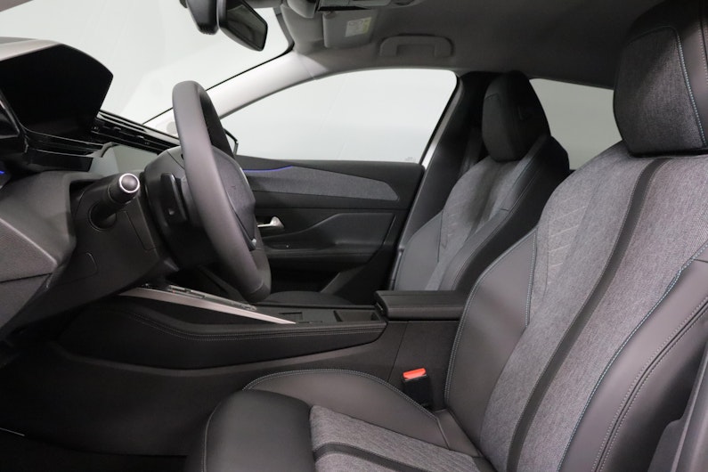 Vehicle image PEUGEOT 408