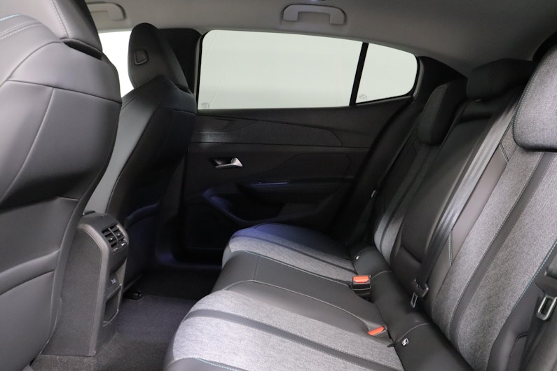 Vehicle image PEUGEOT 408