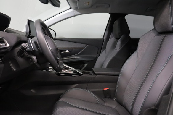 PEUGEOT 3008 1.6 Plug-in Hybrid Allure Pack 3